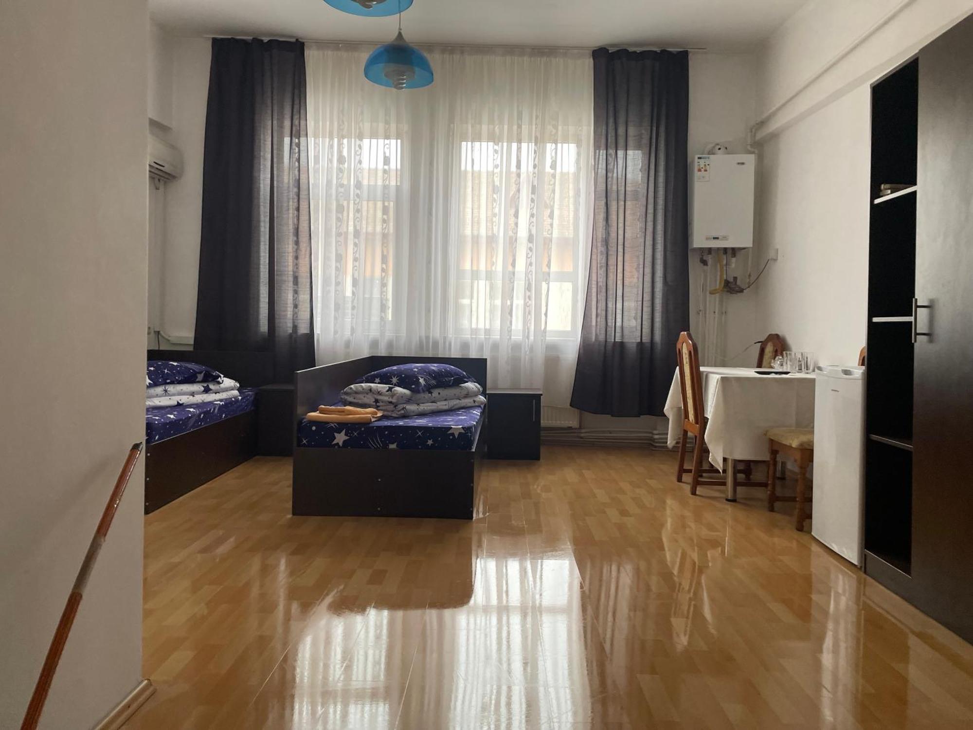 Studio Rentals Onesti Exteriér fotografie
